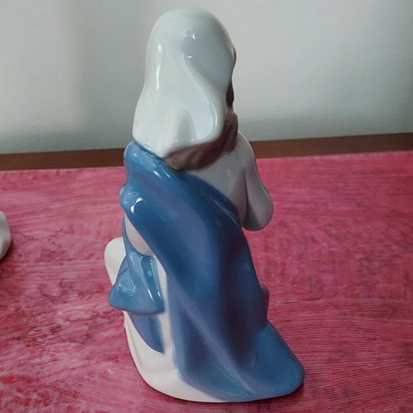 Casades Porcelain Nativity 3 pc Set - Made in Spain - Picture 9 of 16